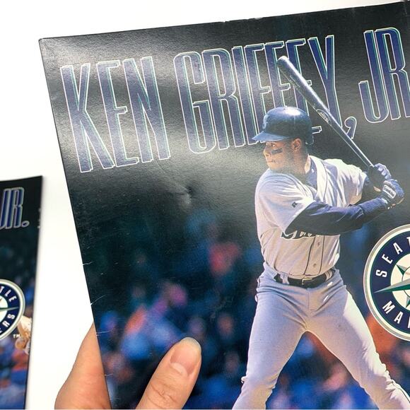 1993 KEN GRIFFEY JR. 2-Pocket Folders, Set of 3 - Picture 3 of 6